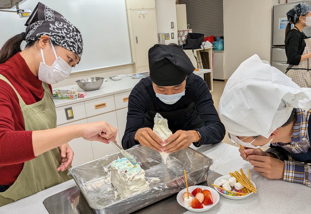 2025年12月日帰りプログラム「おいしく楽しい！クリスマスお菓子づくり」の試作会を行いました！